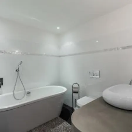 Modern 3 Bed In Very Close To The Center And An Easy Pleasant Walk To The Palais 1745 * Cannes