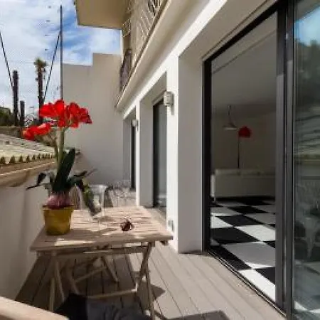 Modern 3 Bed In Very Close To The Center And An Easy Pleasant Walk To The Palais 1745
