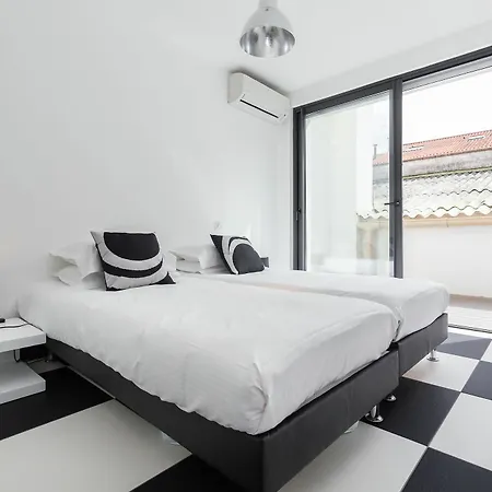 Modern 3 Bed In Very Close To The Center And An Easy Pleasant Walk To The Palais 1745 Cannes