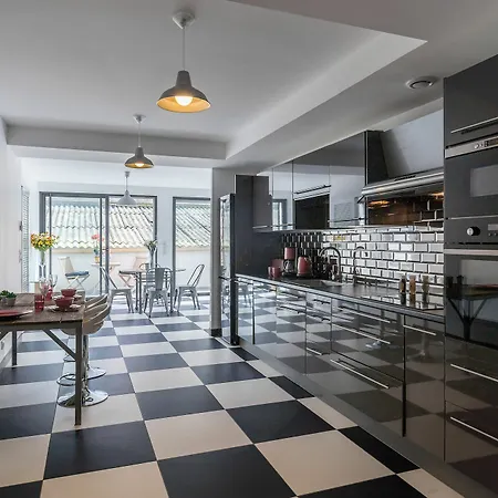Modern 3 Bed In Very Close To The Center And An Easy Pleasant Walk To The Palais 1745 Apartamento Cannes